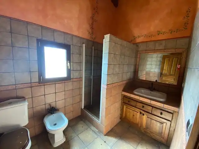 Badezimmer von Grundstücke zum Verkauf in Sabiñánigo