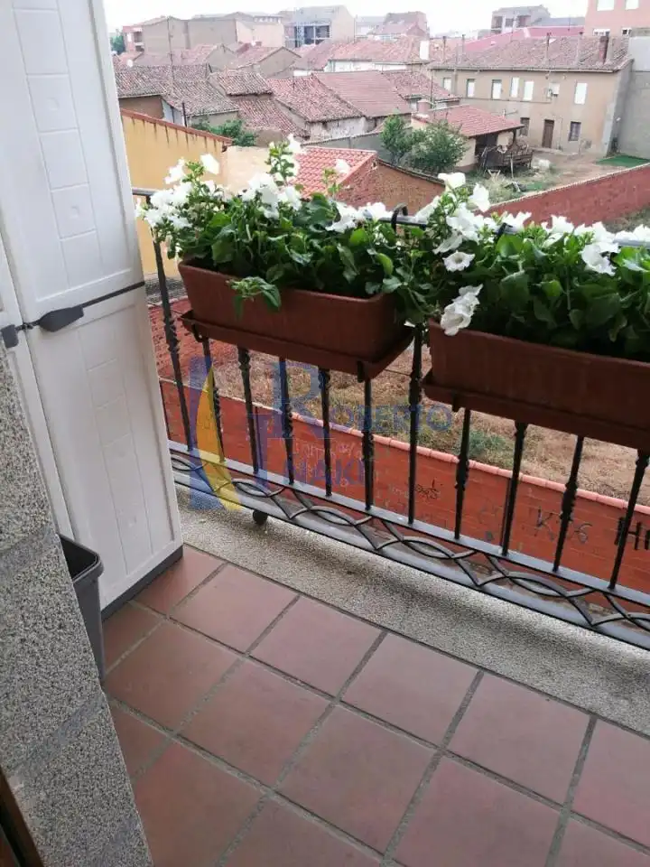 Pis amb ascensor en venda a Valencia de Don Juan, imagen 2