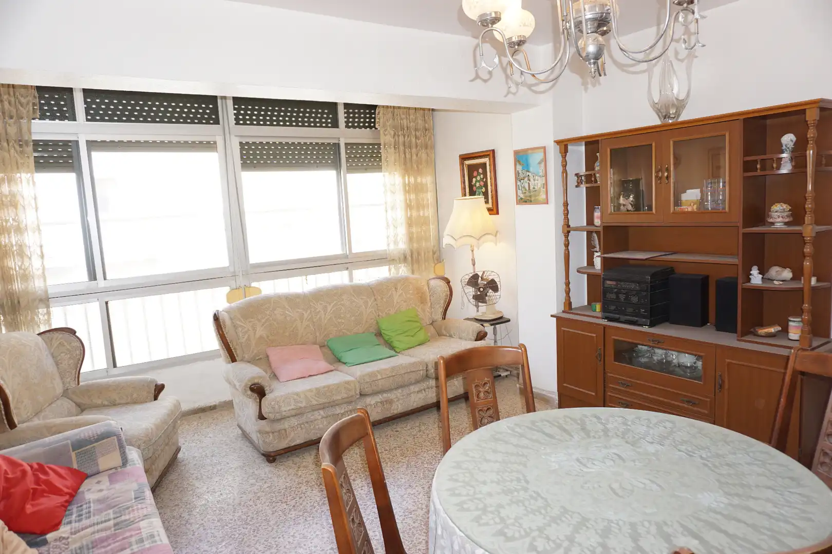 Sala d'estar de Pis en venda en Almería amb Moblat i Balcó