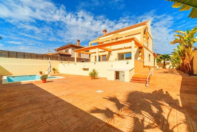 Casa-chalet en Venta en Calle Meridiano en Aguas Nuevas