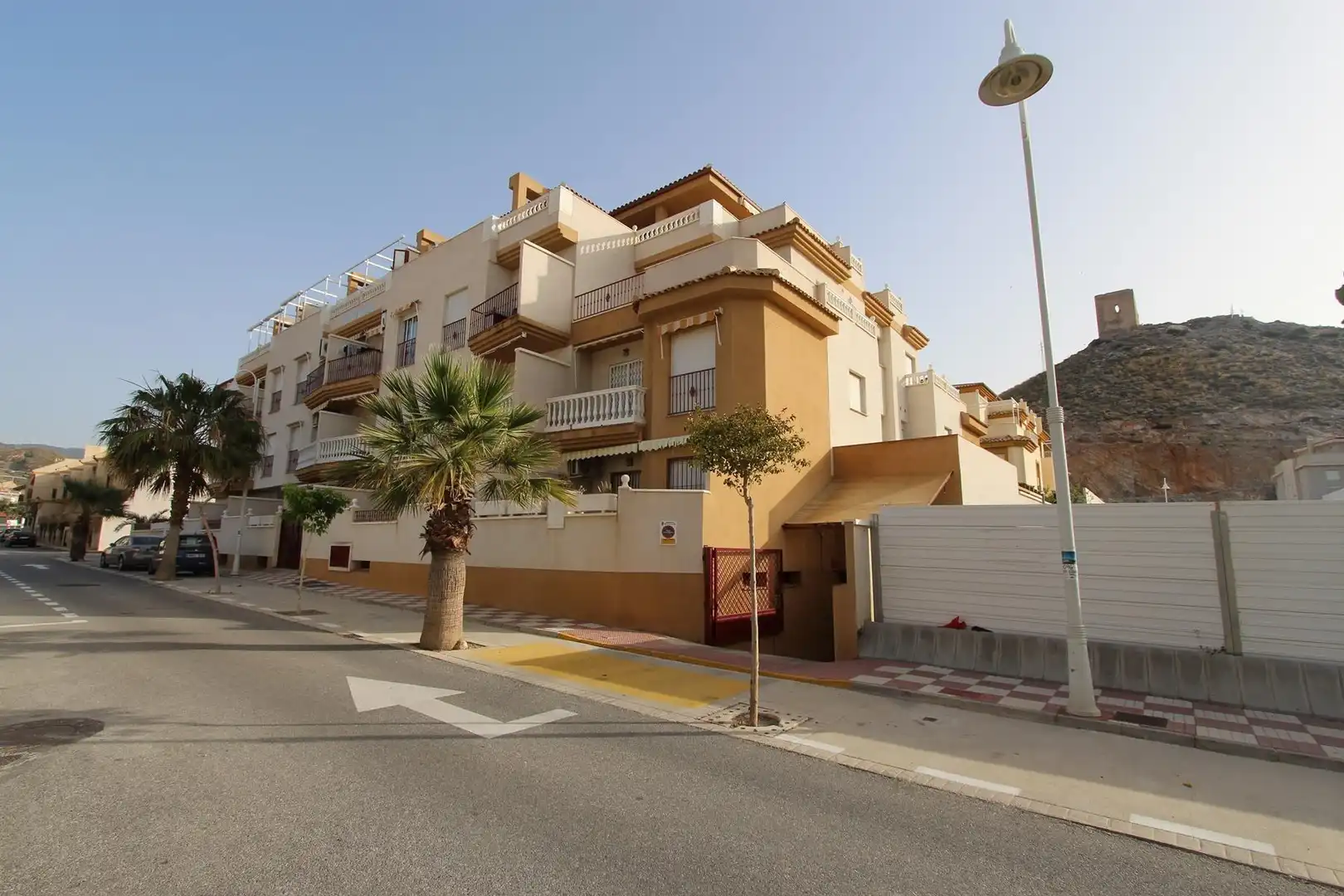 Vista exterior de Pis en venda en Gualchos amb Aire condicionat, Terrassa i Moblat