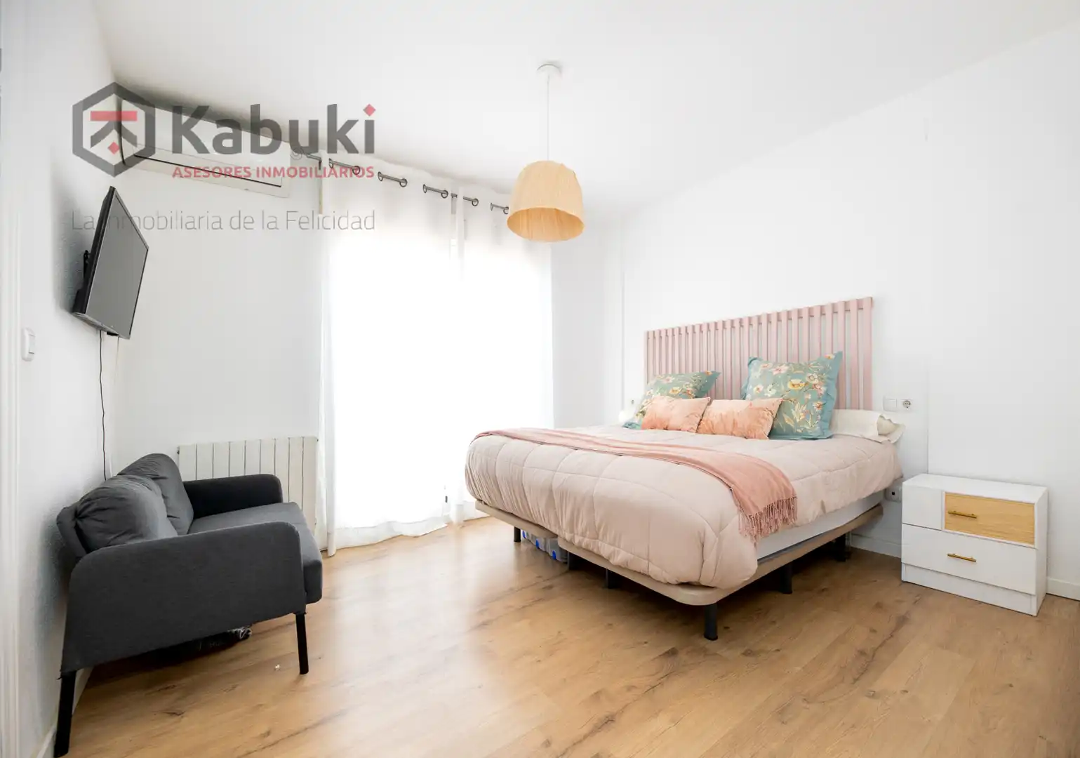 Bedroom of Attic for rent in Granada  with Air Conditioner, Heating and Private garden