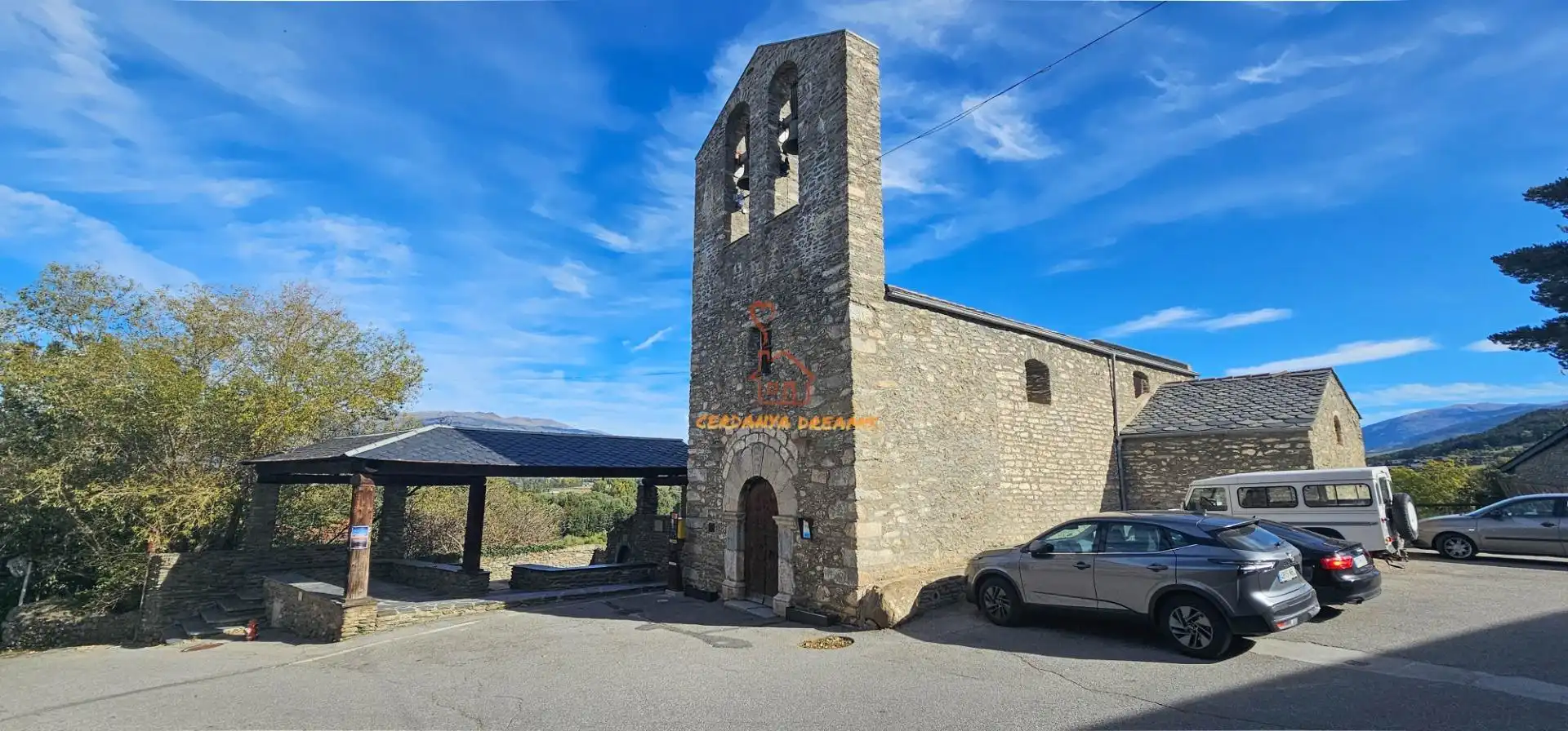 Vista exterior de Casa adosada en venda en Fontanals de Cerdanya amb Calefacció, Jardí privat i Parquet