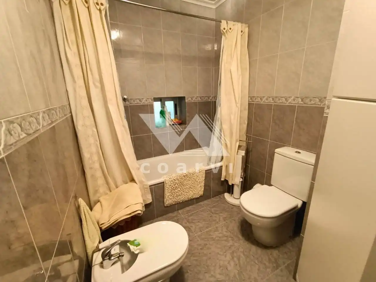 Badezimmer von Wohnung zum Verkauf in Trasmiras mit Privatgarten, Terrasse und Möbliert