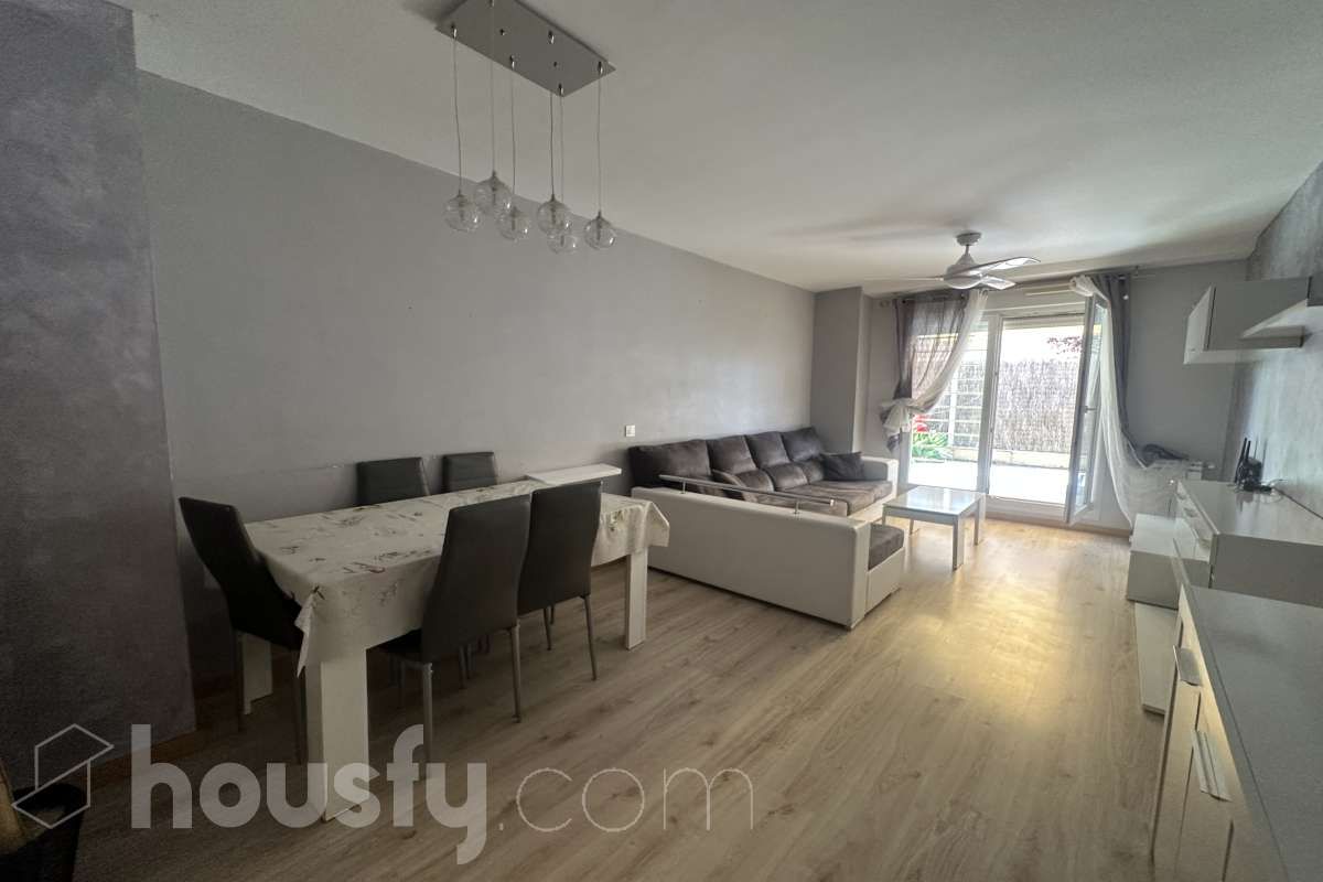 Living room of Planta baja to rent in Parla  with Heating, Private garden and Parquet flooring
