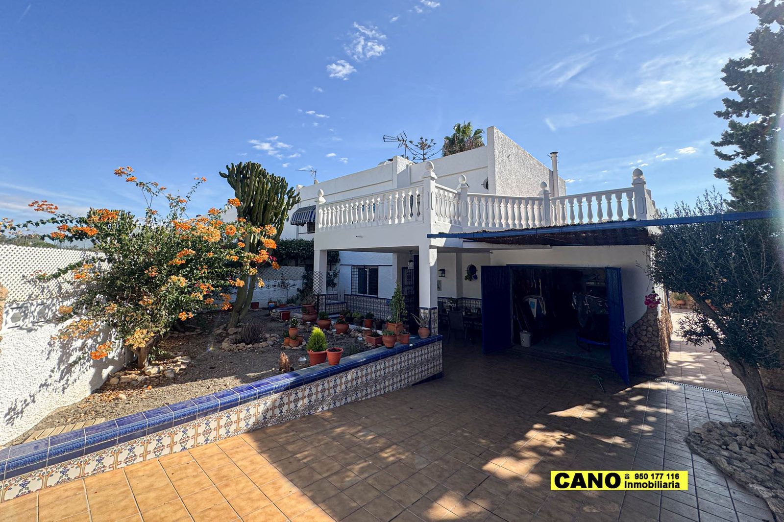 Exterior view of House or chalet for sale in  Almería Capital  with Terrace
