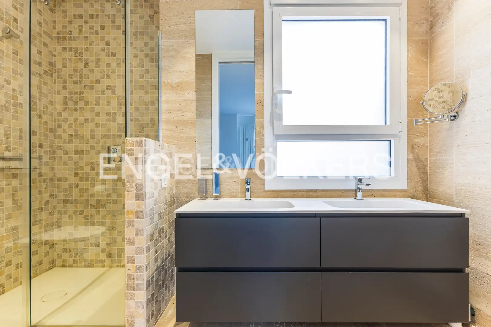 Baño de Ático de alquiler en Madrid con Aire acondicionado, Calefacción y Terraza