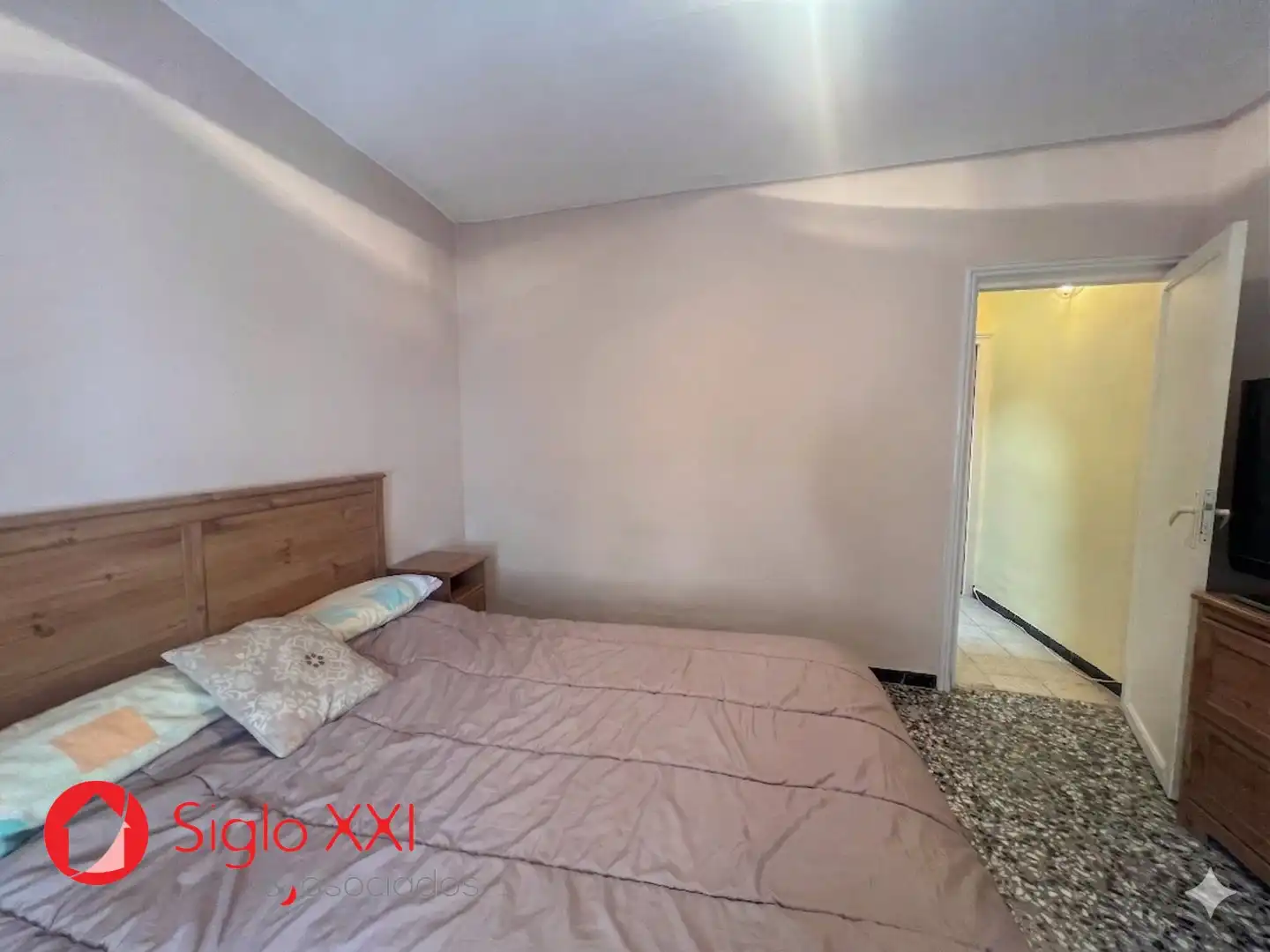 Dormitori de Casa o xalet en venda en Costur amb Terrassa, Traster i Moblat