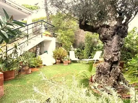 Detached homes for sale in El Manantial
