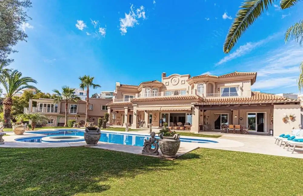 Casa con terrazza in vendita a CASIOPEA-HAZA DEL CONDE 24