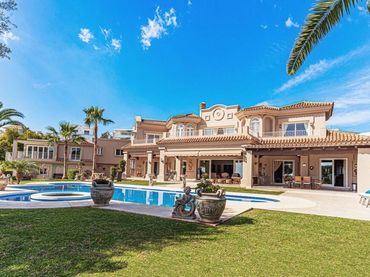 Casa con balcón en venta en CASIOPEA-HAZA DEL CONDE 24