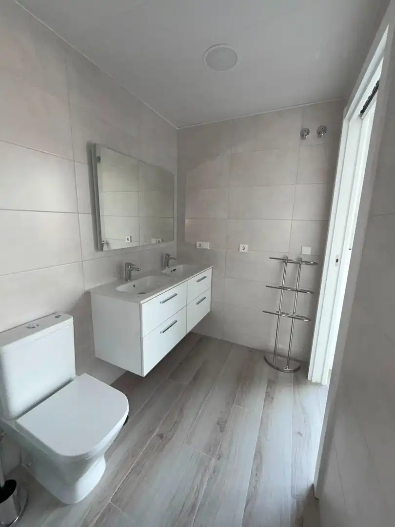 Bathroom of Flat for rent in Madrid  with Heating, Terrace and Storage room