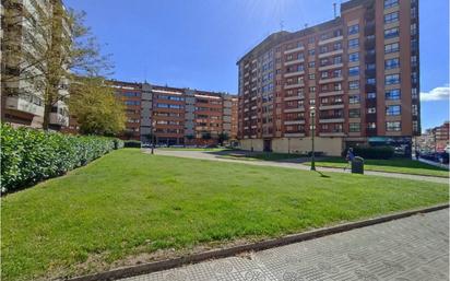 Vista exterior de Pis en venda en Burgos Capital amb Terrassa