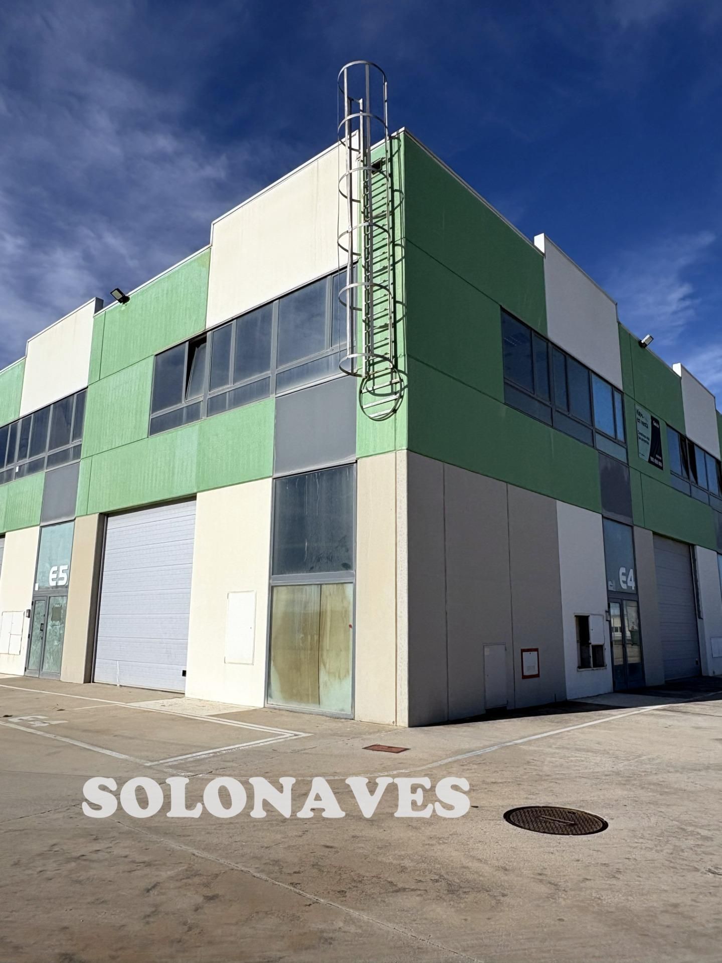 Fabrikhallen zum verkauf in Cartuja Baja, Barrios rurales del Sur