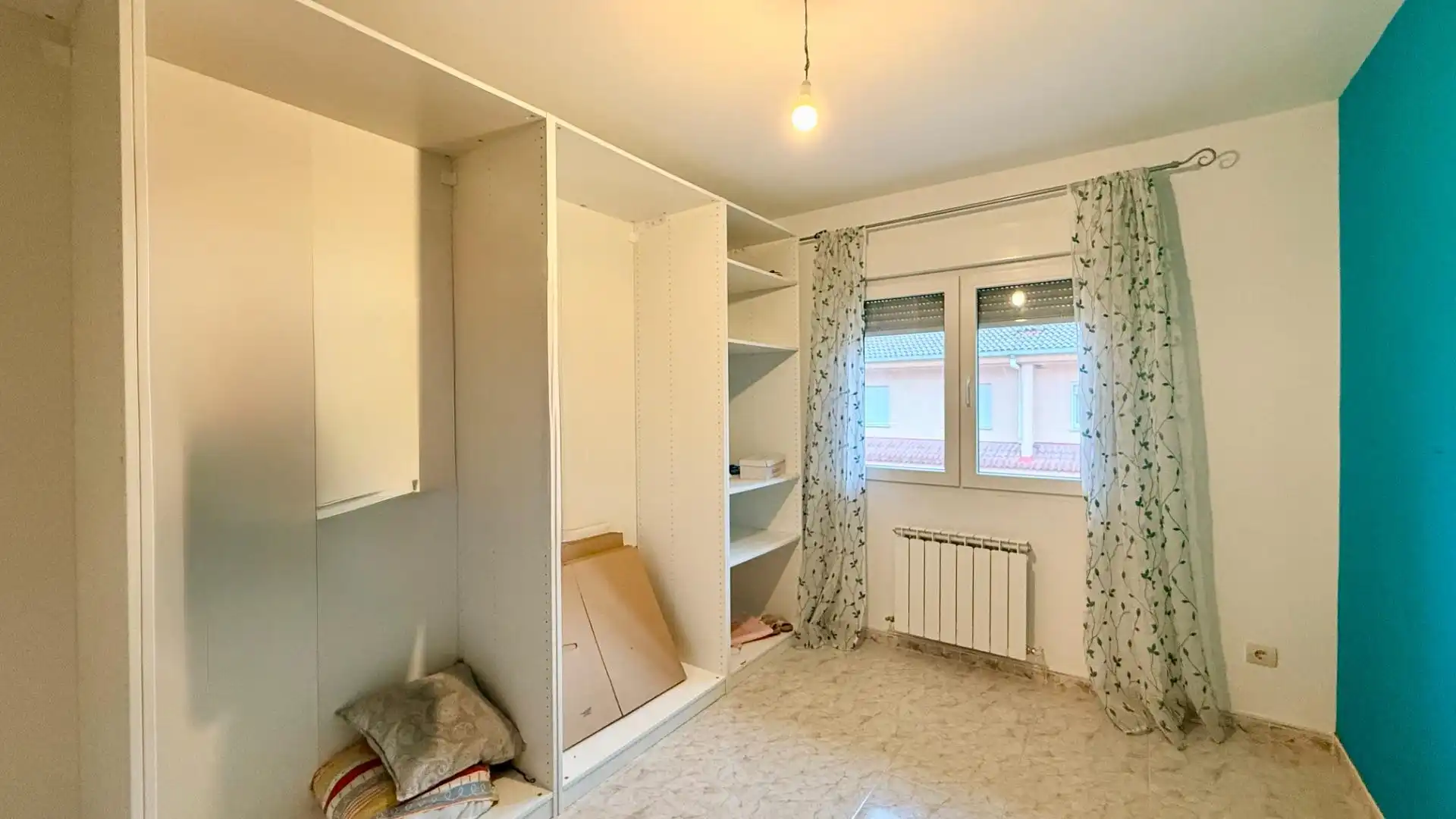 Schlafzimmer von Einfamilien-Reihenhaus zum Verkauf in Cuéllar mit Heizung, Privatgarten und Abstellraum