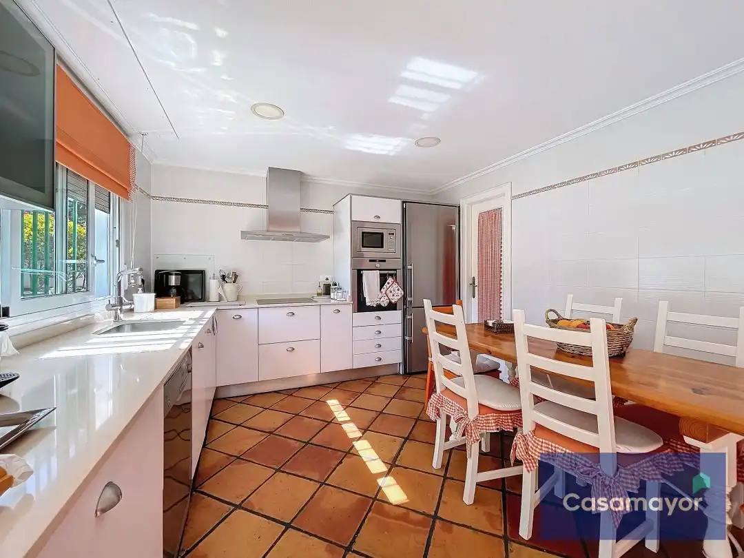 Cuina de Casa o xalet en venda en Alicante / Alacant amb Calefacció, Jardí privat i Terrassa