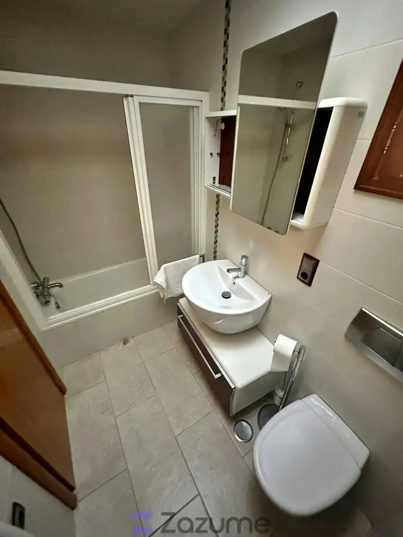 Baño de Piso de alquiler en Segovia con Calefacción, Parquet y Trastero