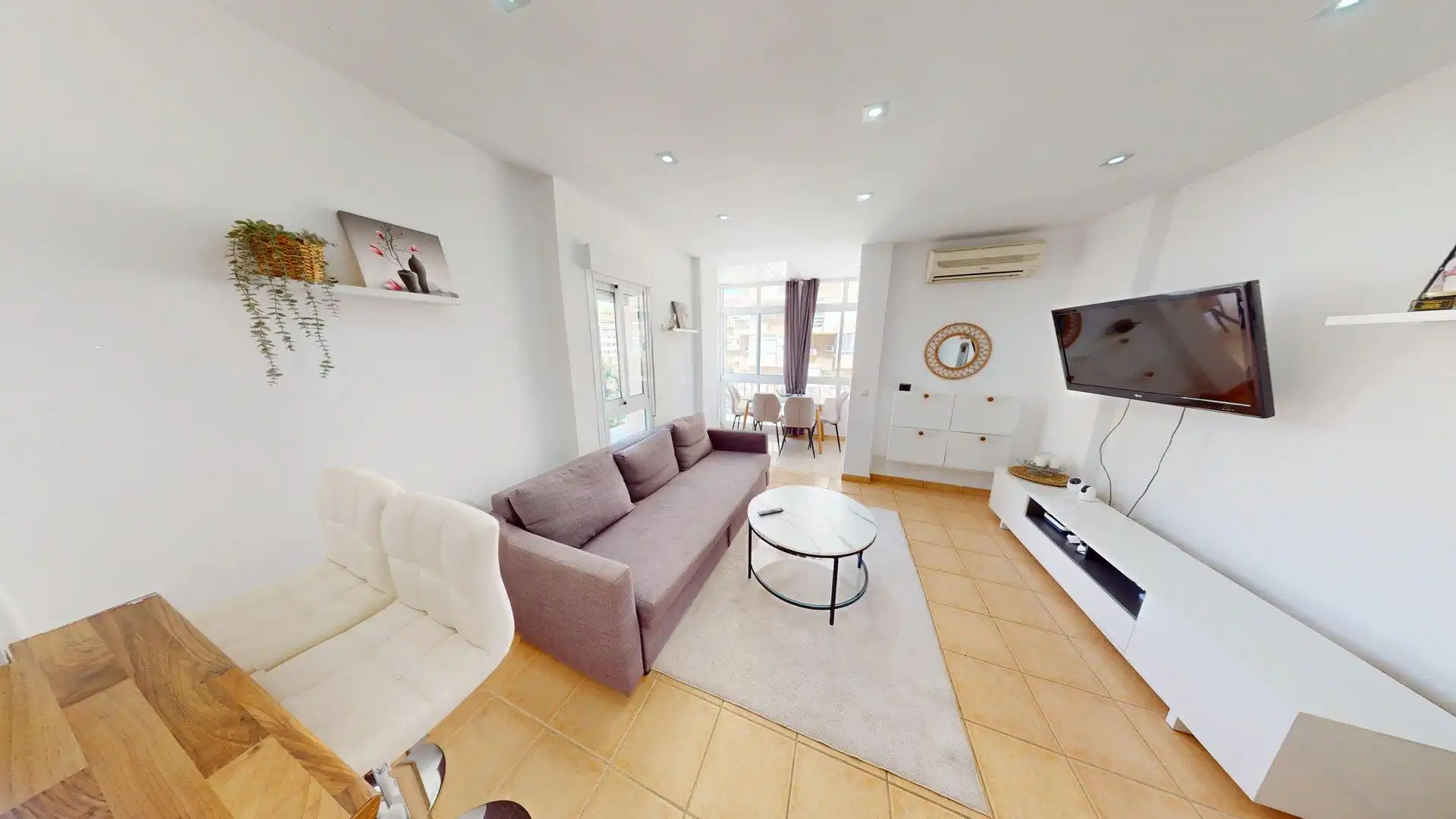Living room of Flat for sale in Benalmádena  with Air Conditioner, Swimming Pool and Furnished