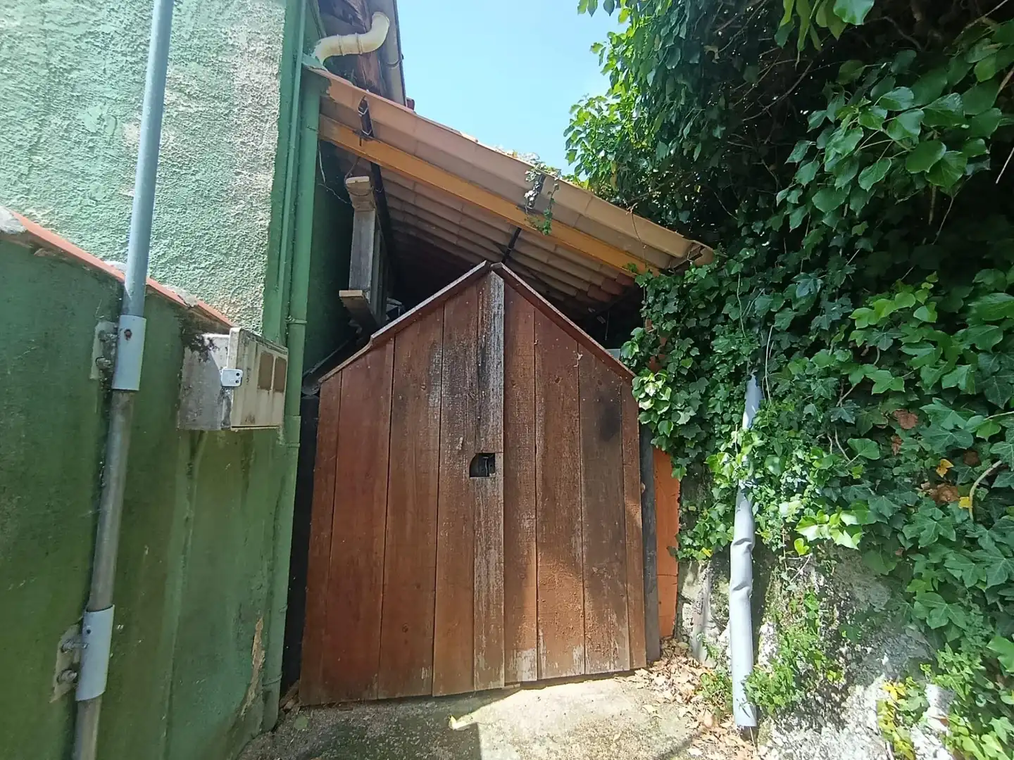 Außenansicht von Country house zum Verkauf in San Martín del Rey Aurelio mit Balkon