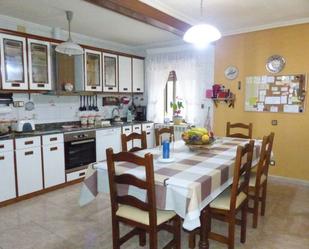 Cuina de Casa o xalet en venda en Torrelavega  amb Calefacció i Traster