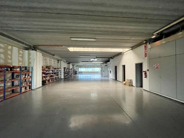 Industrial building with lift to rent in Zona Industrial