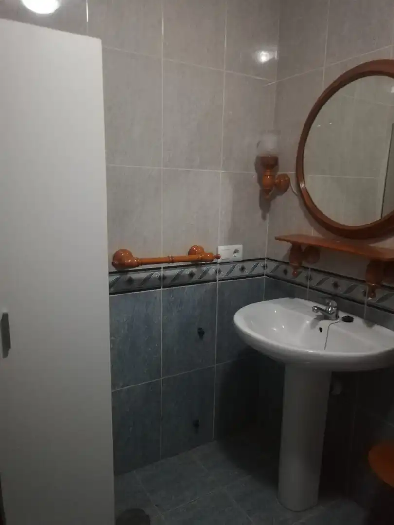 Bathroom of Apartments for rent in Almendralejo  with Air Conditioner, Furnished and Oven