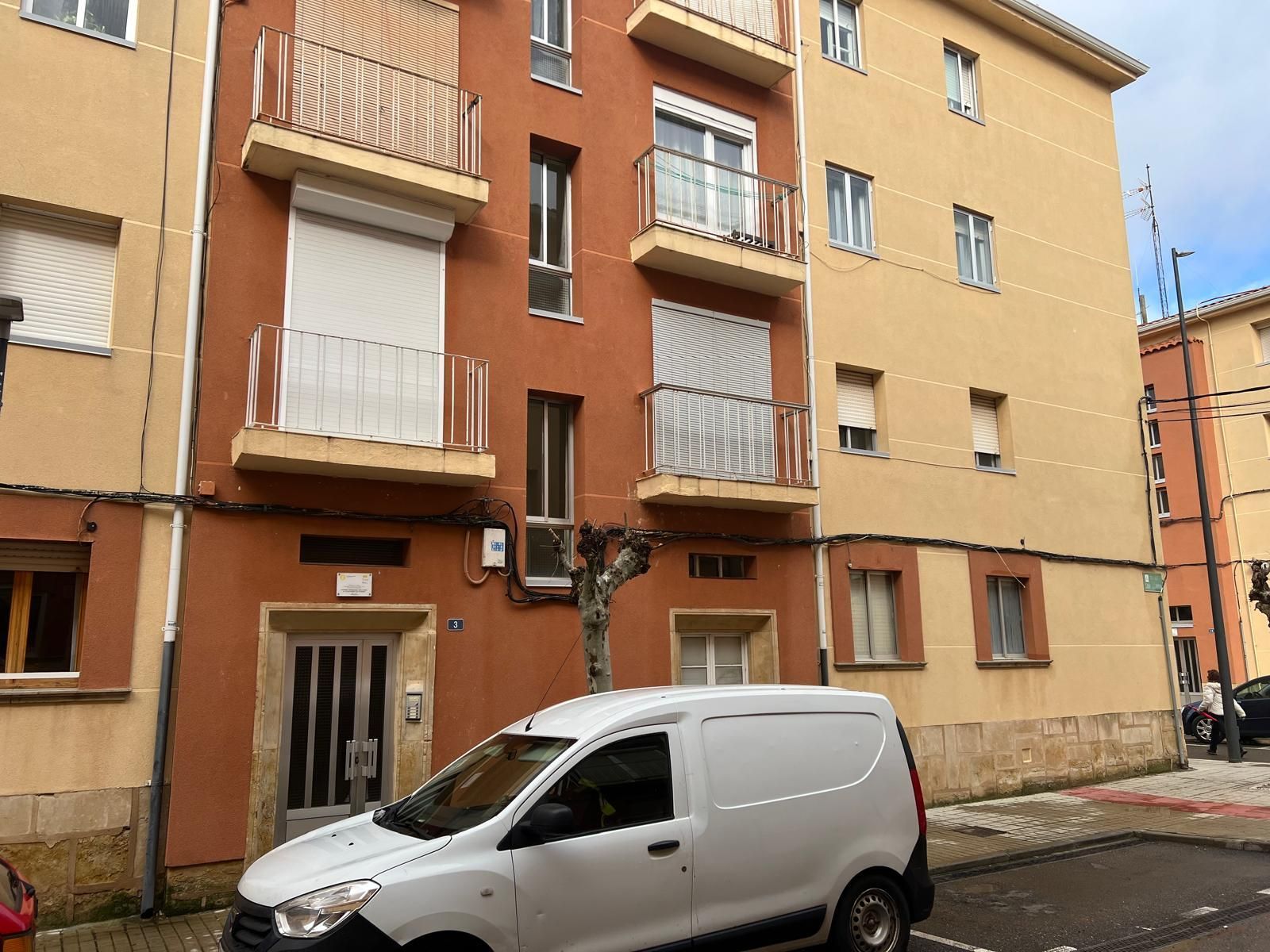 Exterior view of Flat for sale in Benavente  with Heating, Terrace and Furnished