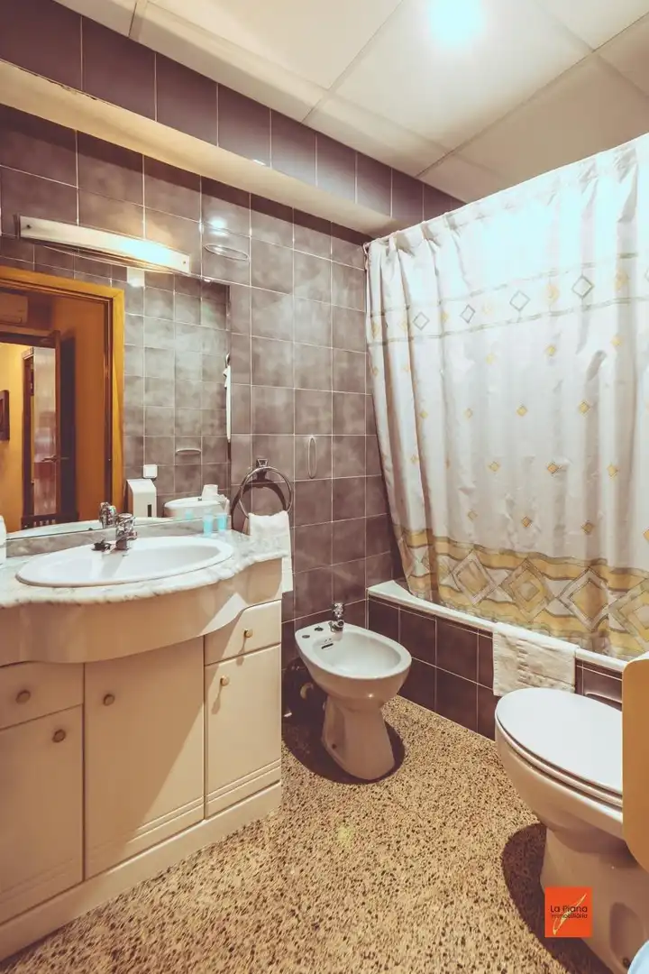 Baño de Edificio en venta en Santa Bàrbara