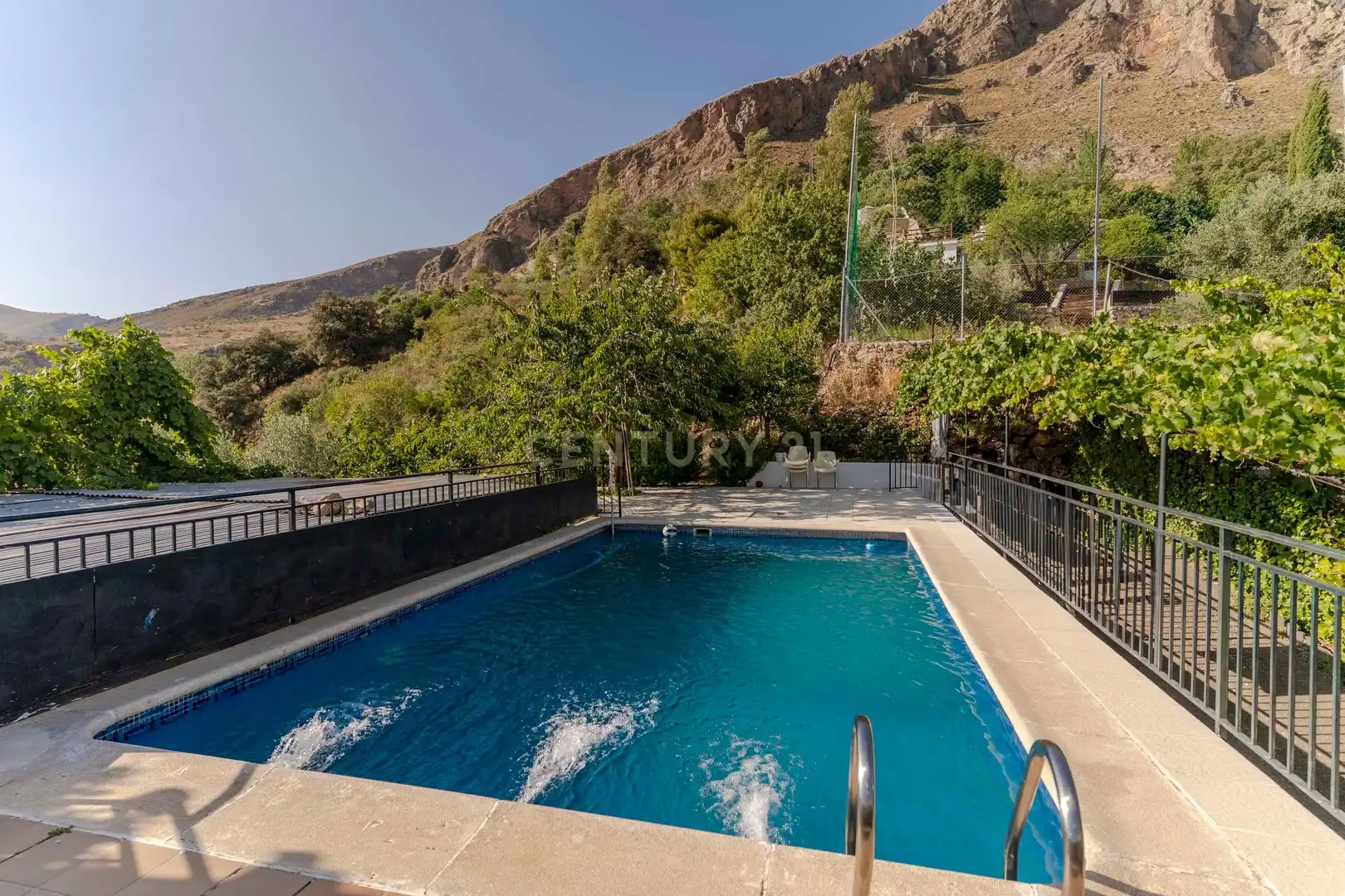 Piscina de Casa o chalet en venta en Güéjar Sierra con Jardín privado, Trastero y Piscina