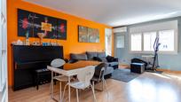 Living room of Flat for sale in Girona Capital  with Air Conditioner, Heating and Private garden