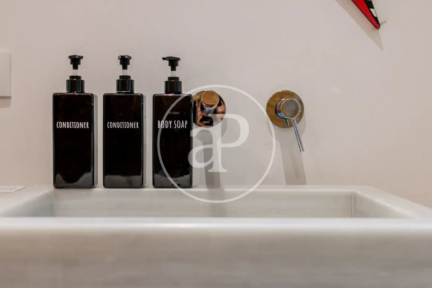 Badezimmer von Wohnung zur Miete in Madrid mit Klimaanlage, Heizung und Möbliert