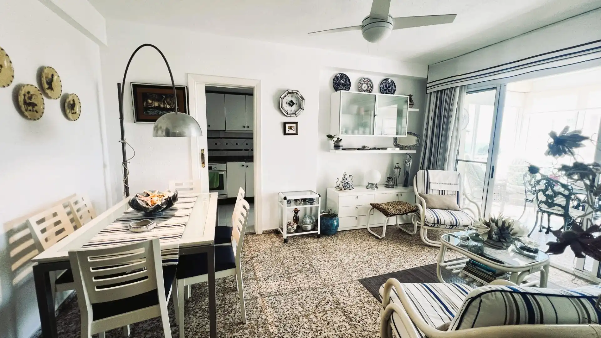 Wohnzimmer von Wohnungen zum Verkauf in Benicasim / Benicàssim mit Privatgarten, Terrasse und Abstellraum