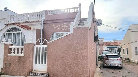 Foto 2 de Casa adosada en venta en Zona Carrefour - Urbanizaciones, Torrevieja