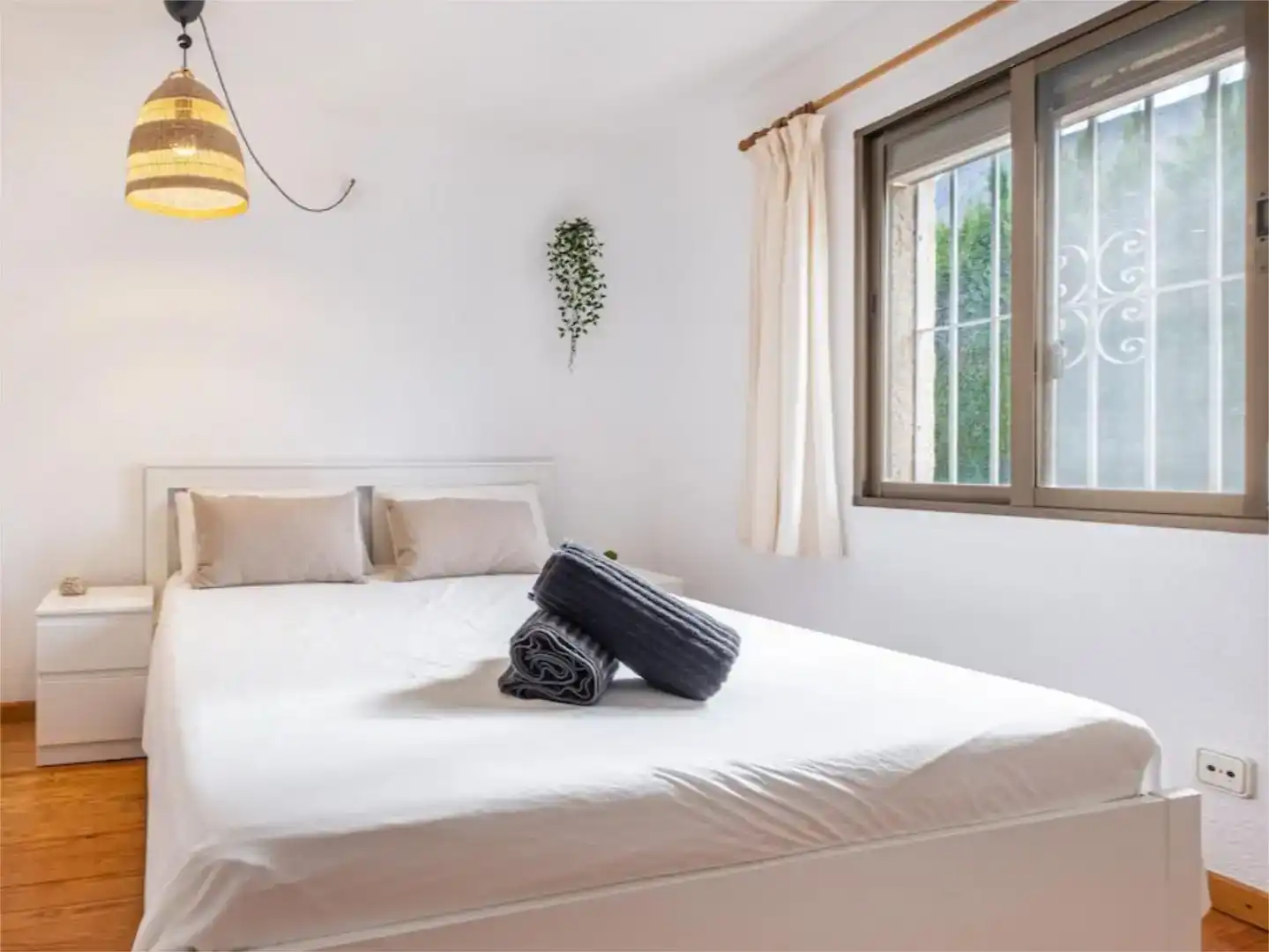 Schlafzimmer von Wohnung zum Verkauf in Polop mit Klimaanlage, Schwimmbad und Balkon