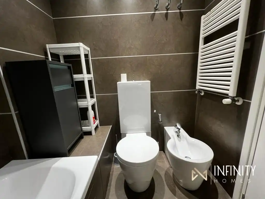 Baño de Piso de alquiler en Bilbao  con Aire acondicionado, Calefacción y Trastero