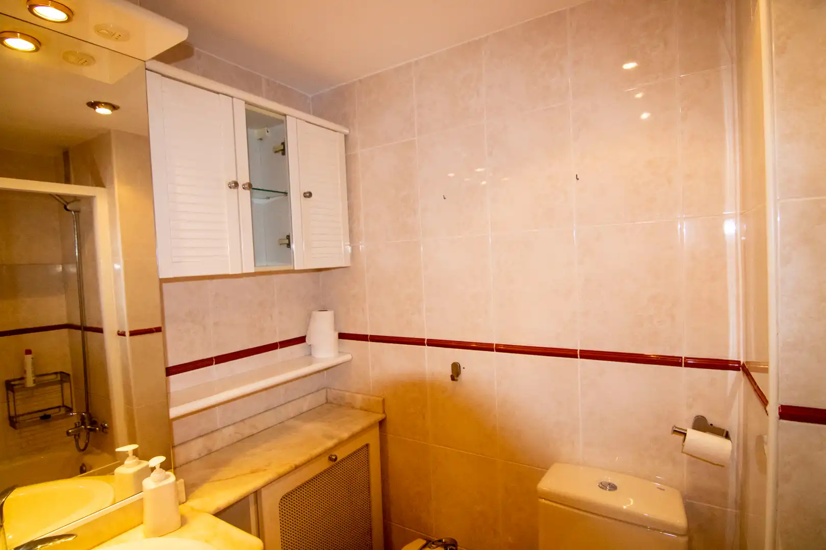 Badezimmer von Wohnung zum Verkauf in Madrid mit Klimaanlage, Heizung und Terrasse