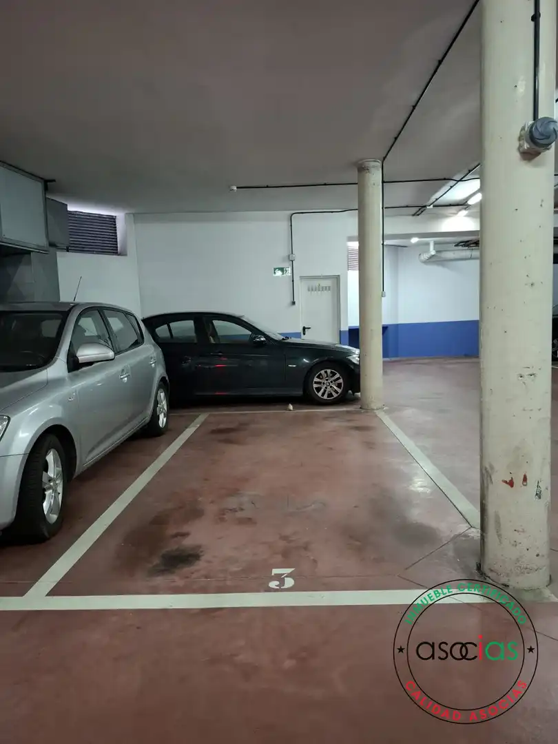 Parkplatz von Wohnung zum Verkauf in Gijón  mit Heizung, Terrasse und Abstellraum