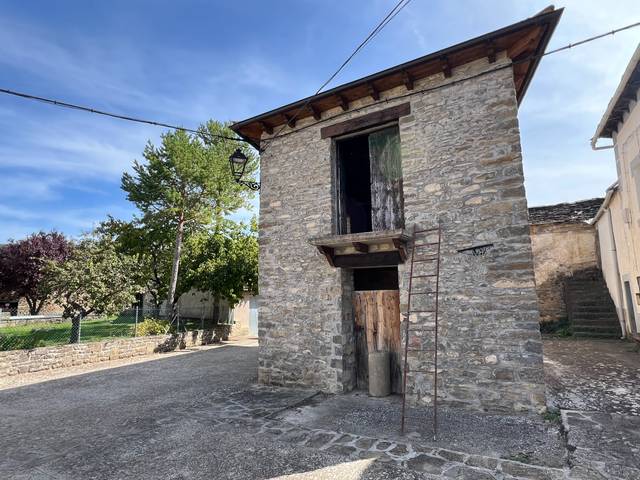 Casa-chalet en Venta en Calle Única en Caldearenas