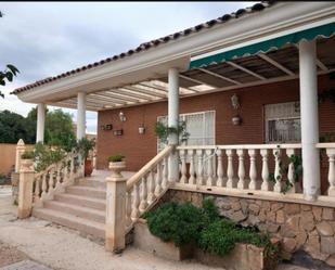 Vista exterior de Casa o xalet en venda en San Vicente del Raspeig / Sant Vicent del Raspeig amb Aire condicionat, Jardí privat i Terrassa