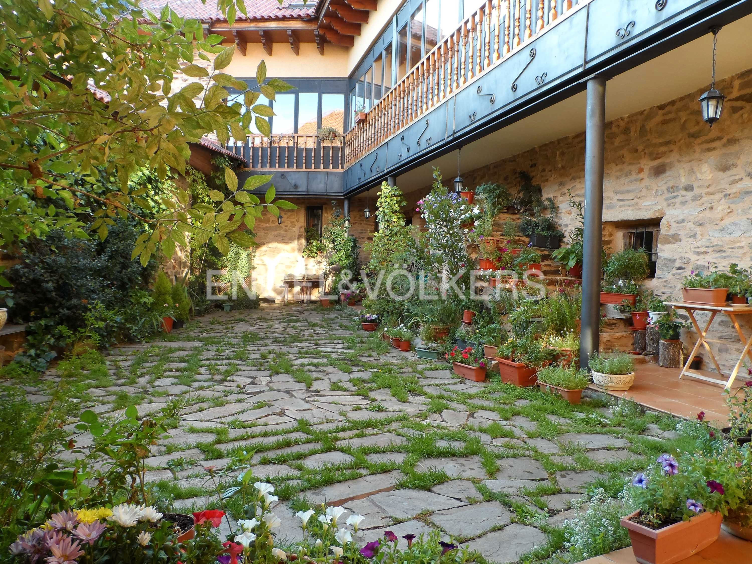 Terrassa de Finca rústica en venda en Luyego amb Calefacció, Terrassa i Moblat