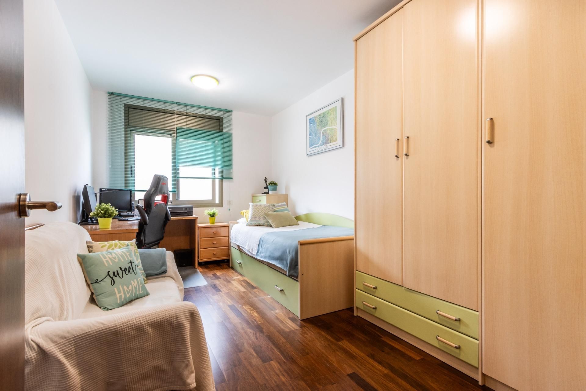 Dormitori de Àtic en venda en Sabadell amb Aire condicionat, Calefacció i Parquet