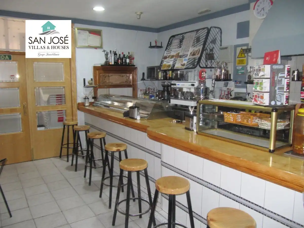 Local comercial en traspàs a Novelda
