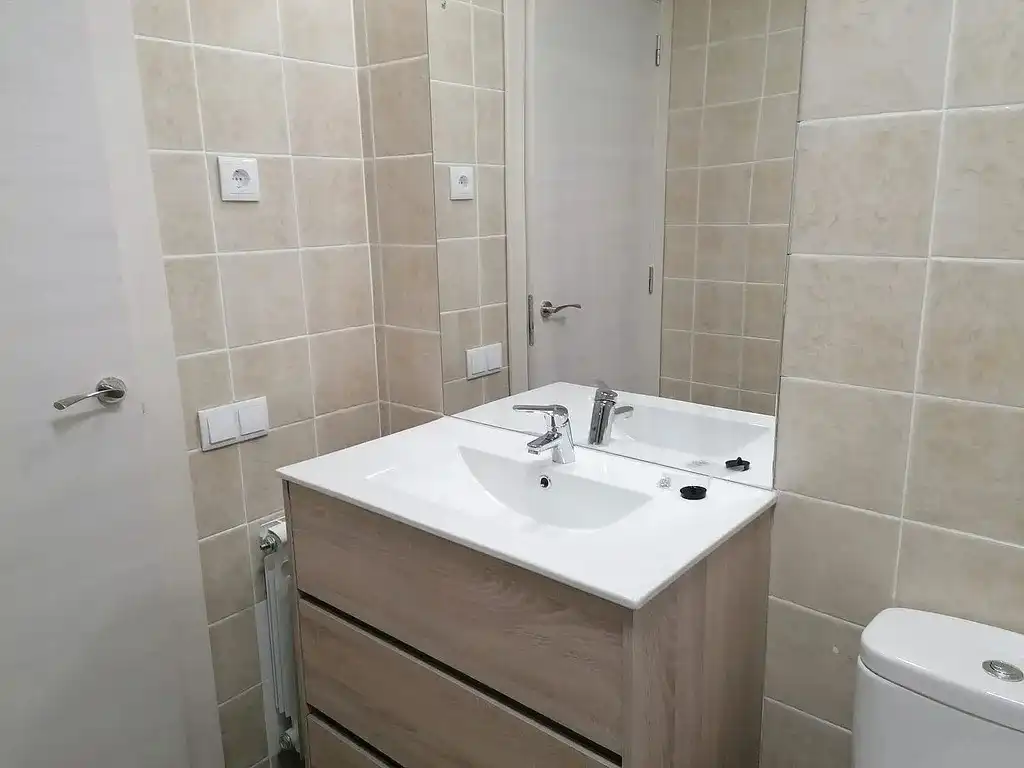 Baño de Piso en venta en Canovelles con Calefacción