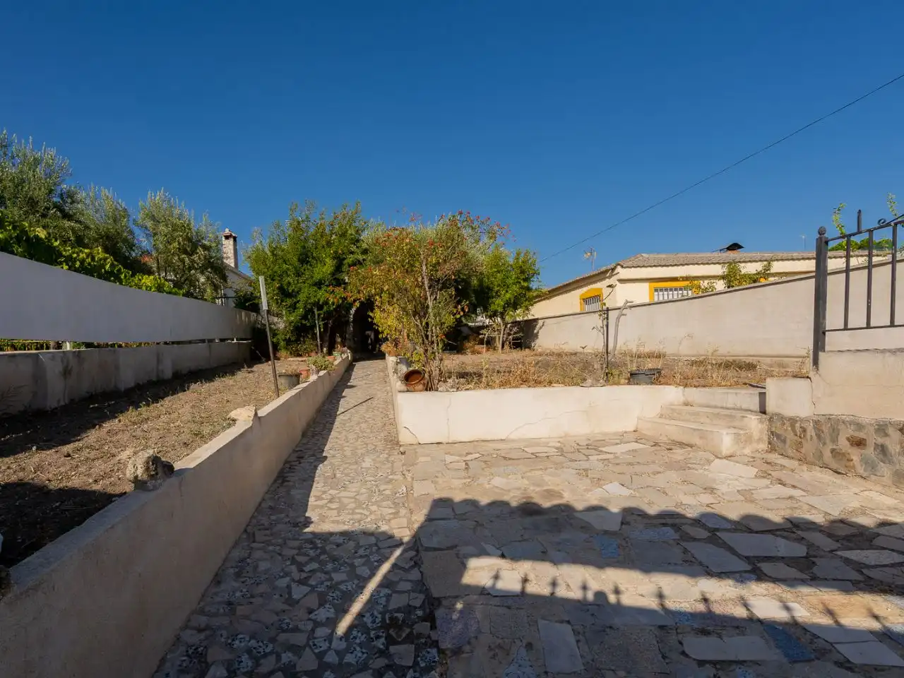 Vista exterior de Casa o xalet en venda en Palomeque amb Piscina