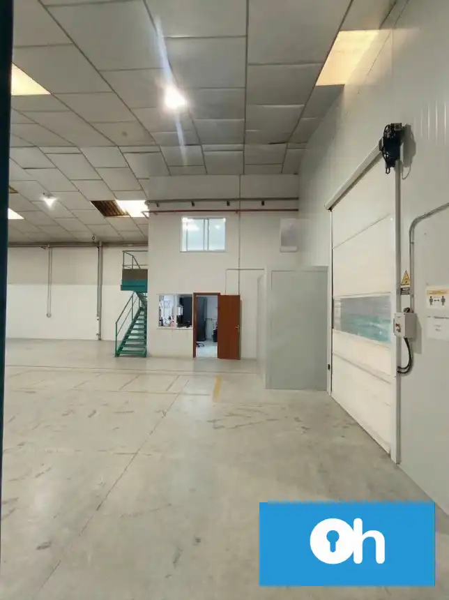 Nave industrial de alquiler en Nuevo Parque - Los Rosales - Tráfico Pesado