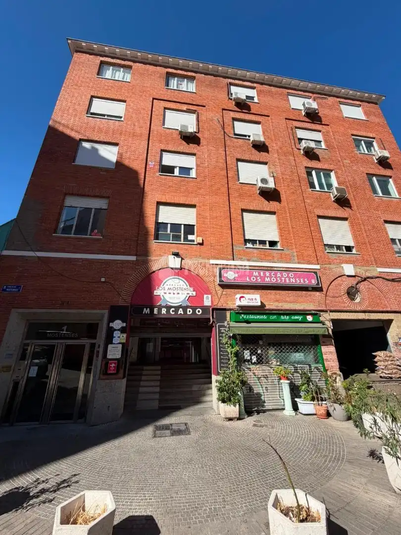 Exterior view of Commercial properties for rent in Madrid