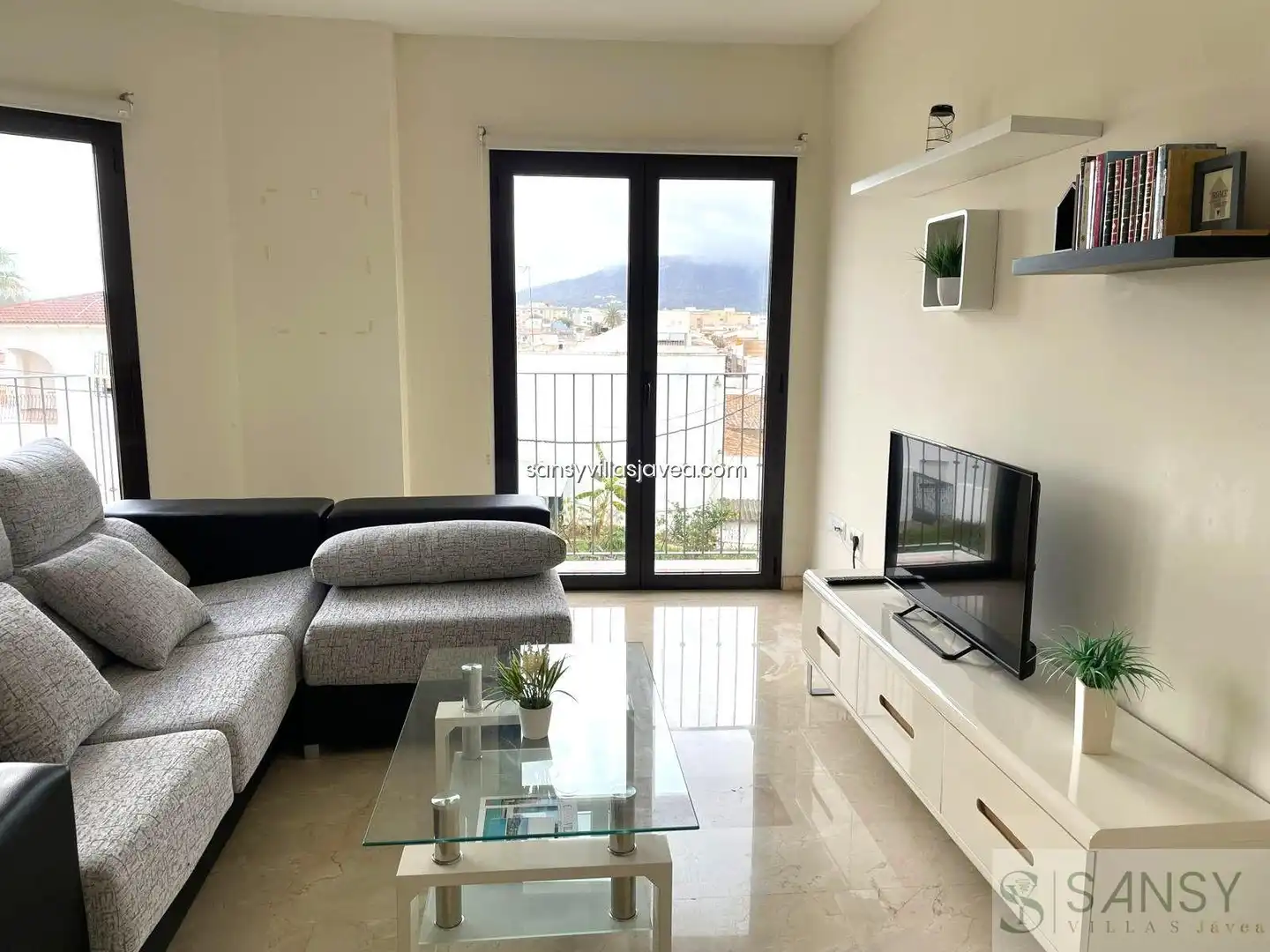 Sala de estar de Apartamento en venta en Gata de Gorgos con Calefacción, Trastero y Amueblado
