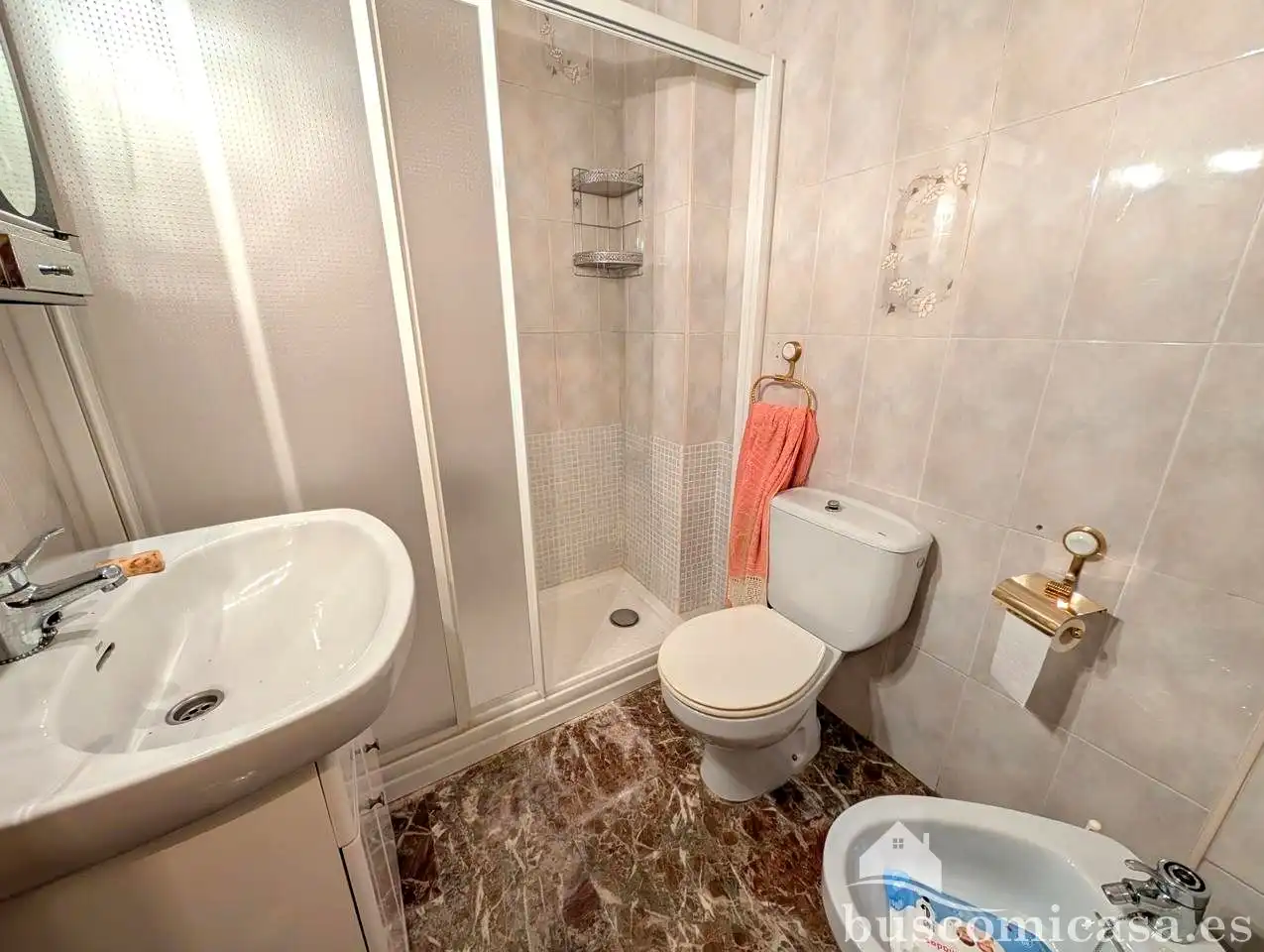 Bany de Casa o xalet en venda en Linares amb Aire condicionat, Calefacció i Jardí privat