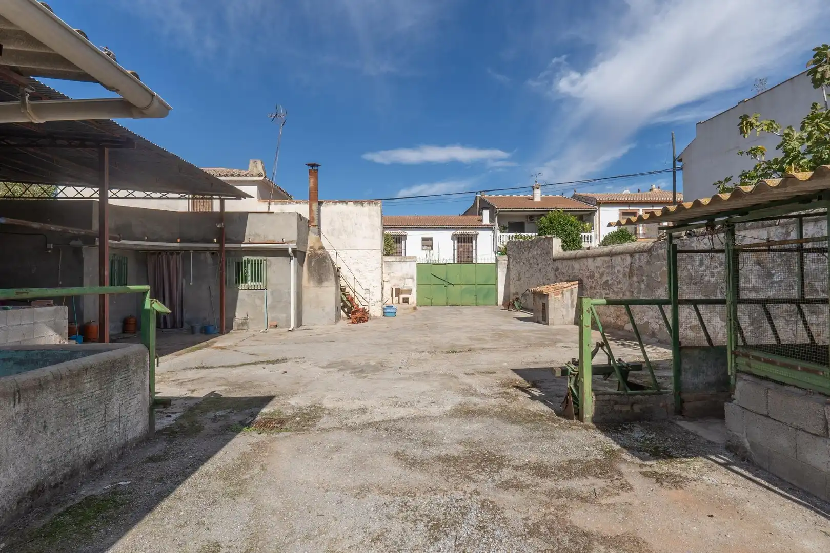 Vista exterior de Casa o chalet en venta en Albolote con Terraza y Balcón