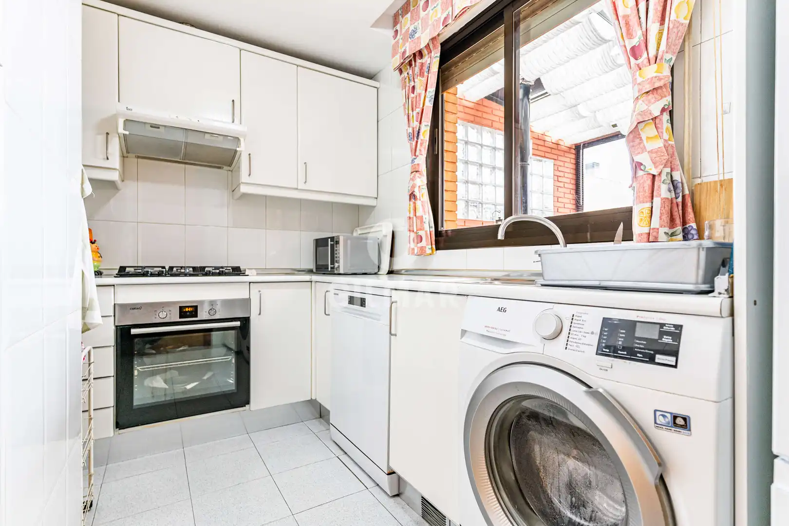 Küche von Wohnung zum Verkauf in Madrid mit Heizung und Balkon